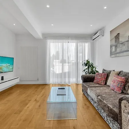Unlock Apartment, Free Parking Апартаменти *