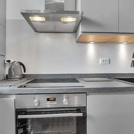 Unlock Apartment, Free Parking Апартаменти