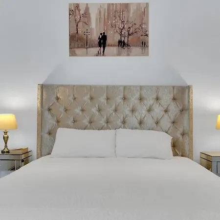 Апартаменти Unlock Apartment, Free Parking *