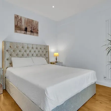 Апартаменти Unlock Apartment, Free Parking